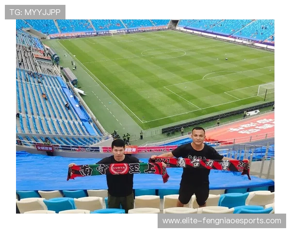 足球球星凸起引发热议带来赛场激情与无数球迷的关注与讨论